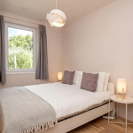 3 Bed Modern Family House In *