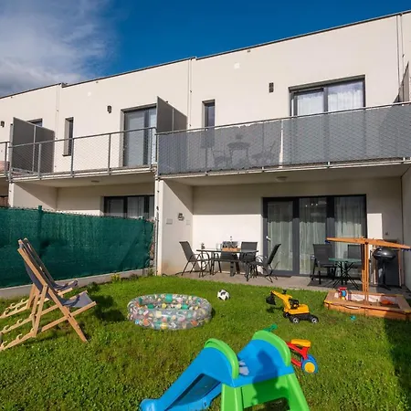 3 Bed Modern Family House In Holiday home Mikulov
