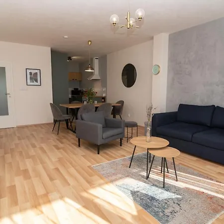 3 Bed Modern Family House In