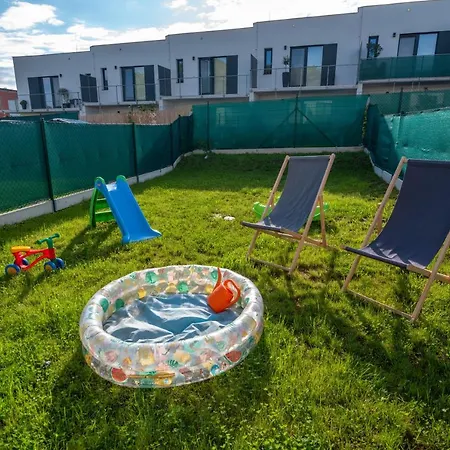بيت للعطل 3 Bed Modern Family House In *