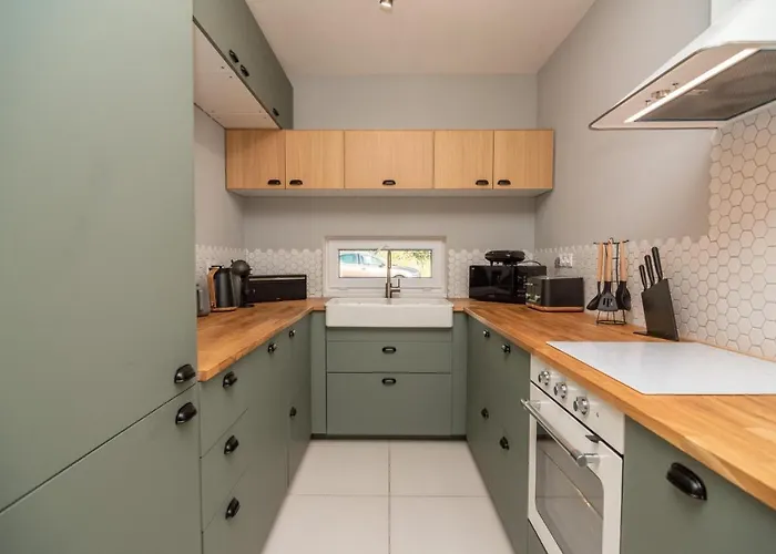 3 Bed Modern Family House In 度假居